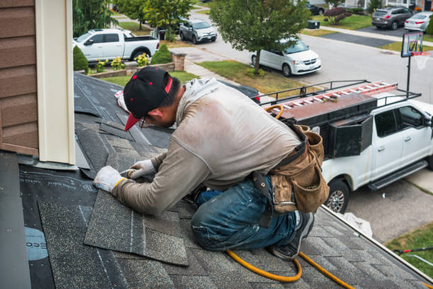 Professional Roofing technician working in Keasbey, NJ